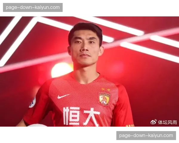 青岛西海岸控球率处于劣势 郑智战术侧重防守反击效率 青岛西海岸控球率处于劣势 郑智战术侧重防守反击效率